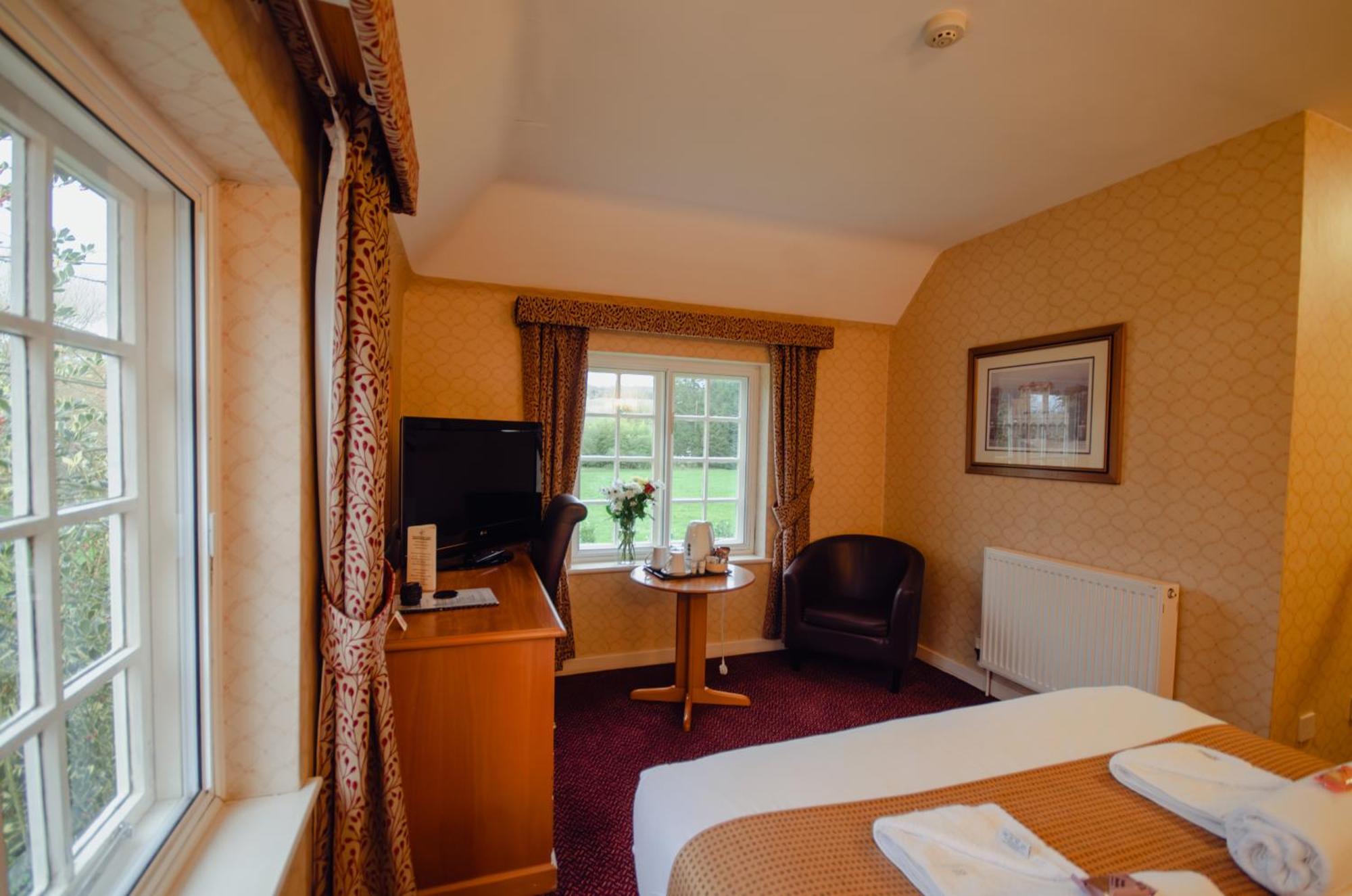 Howfield Manor Hotel Canterbury Exterior foto