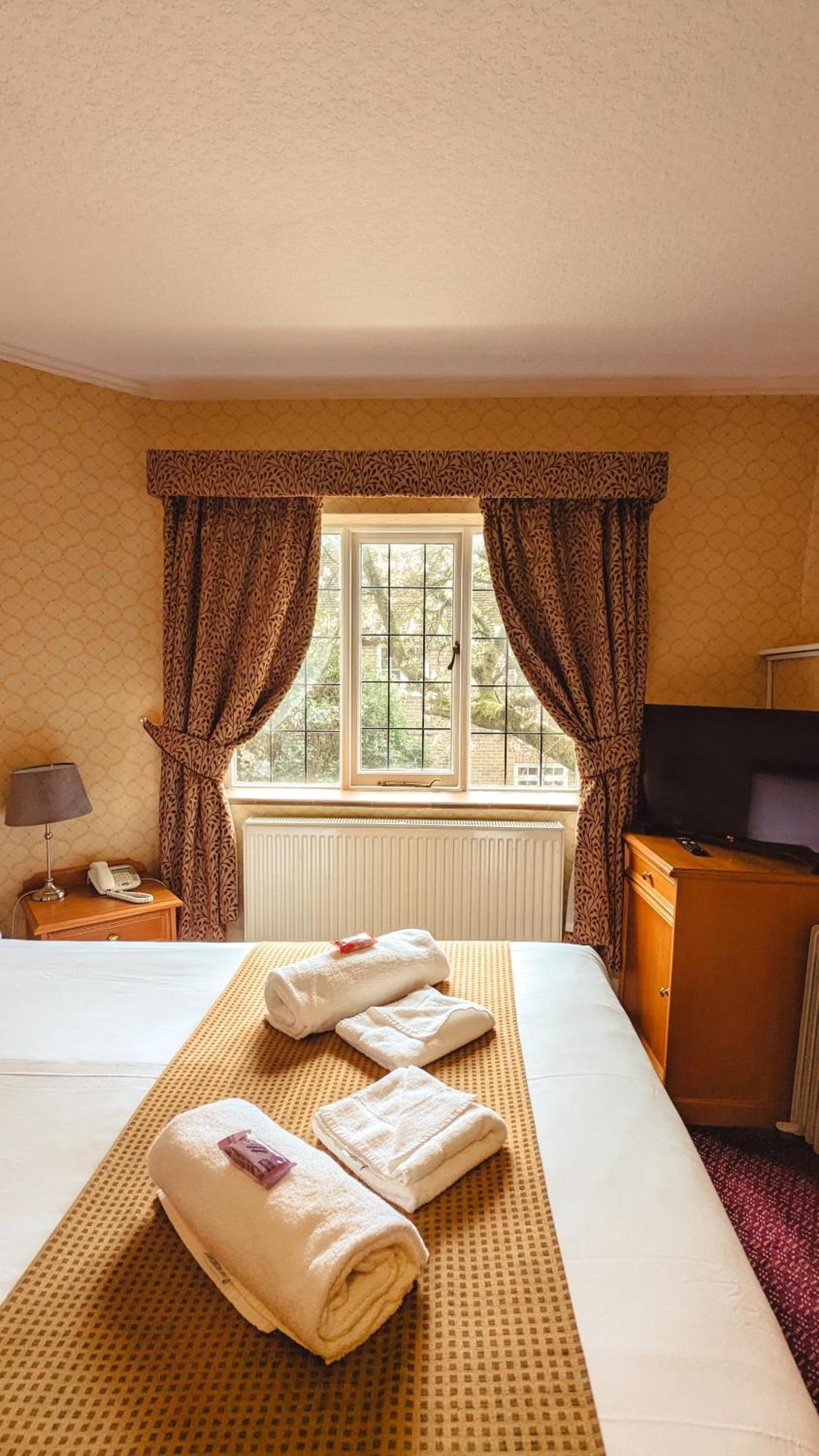 Howfield Manor Hotel Canterbury Exterior foto